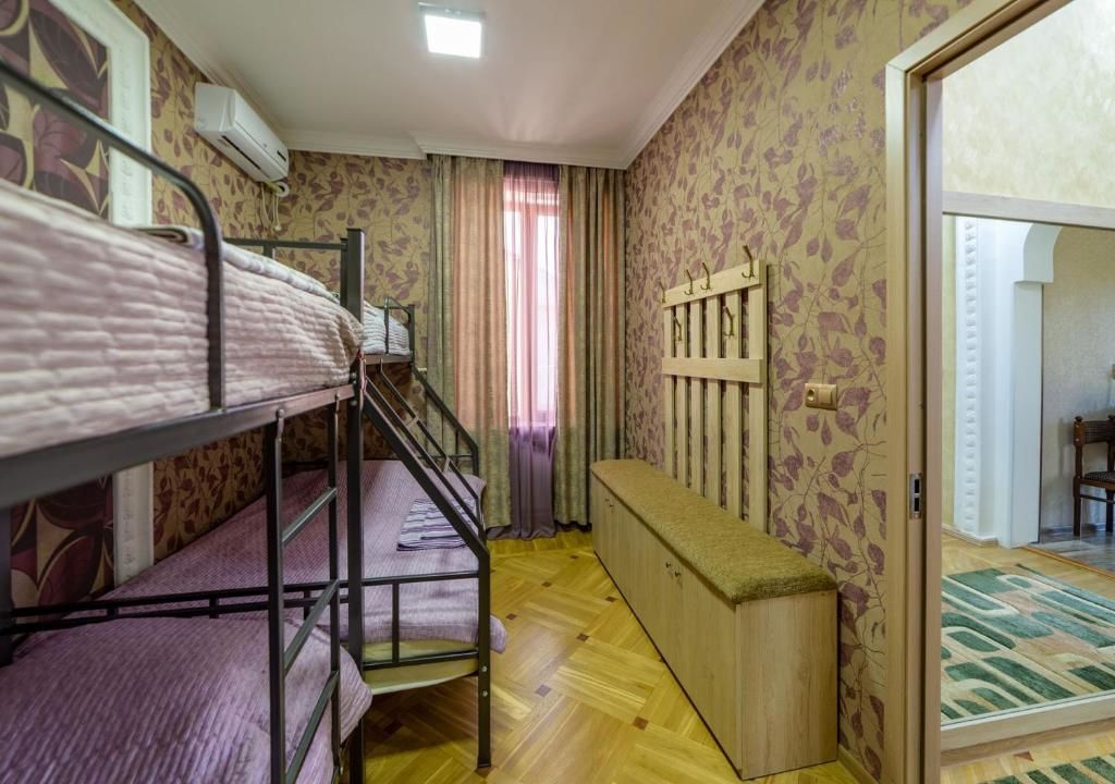 Хостелы Tsera House Гори